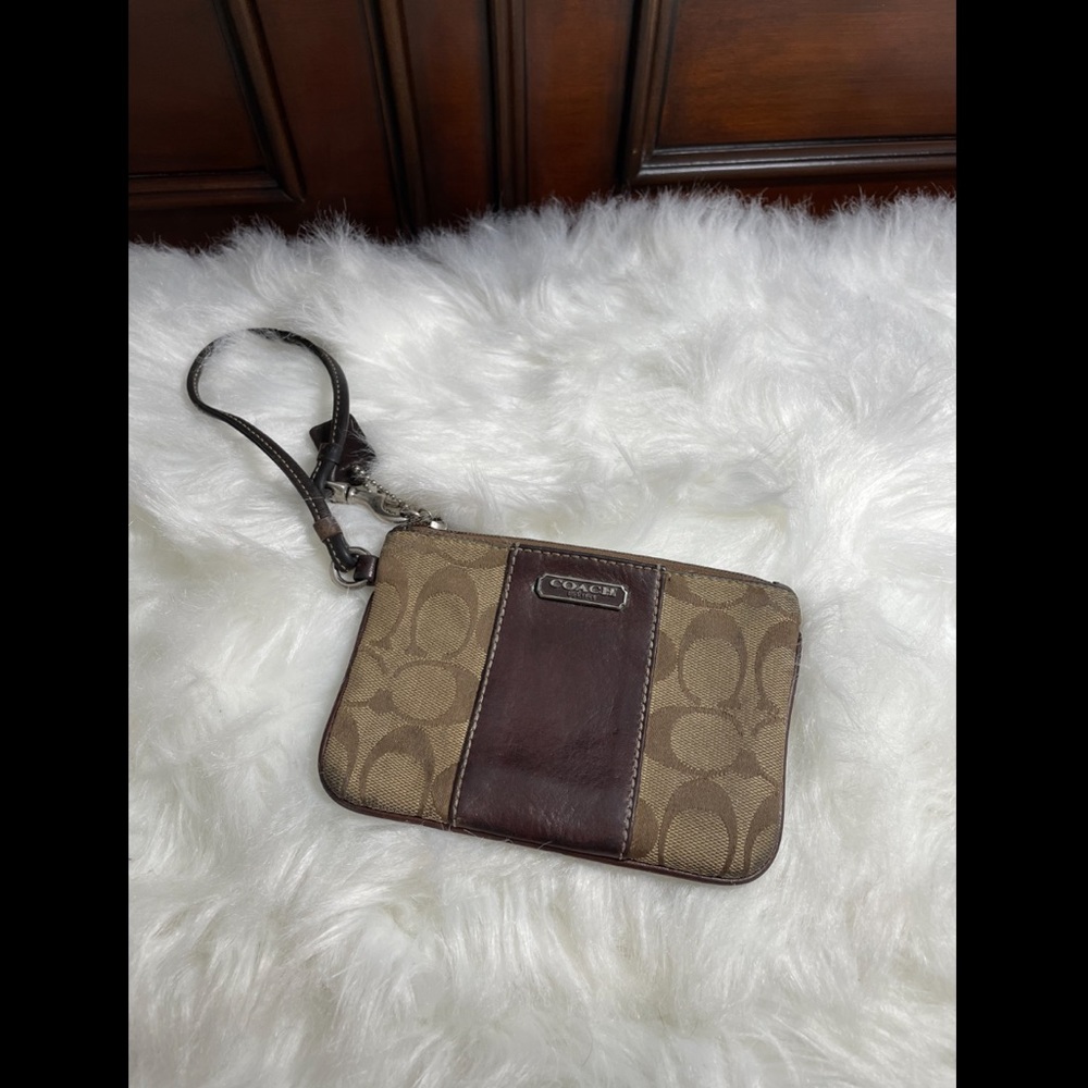 Adorable Coach Wristlet